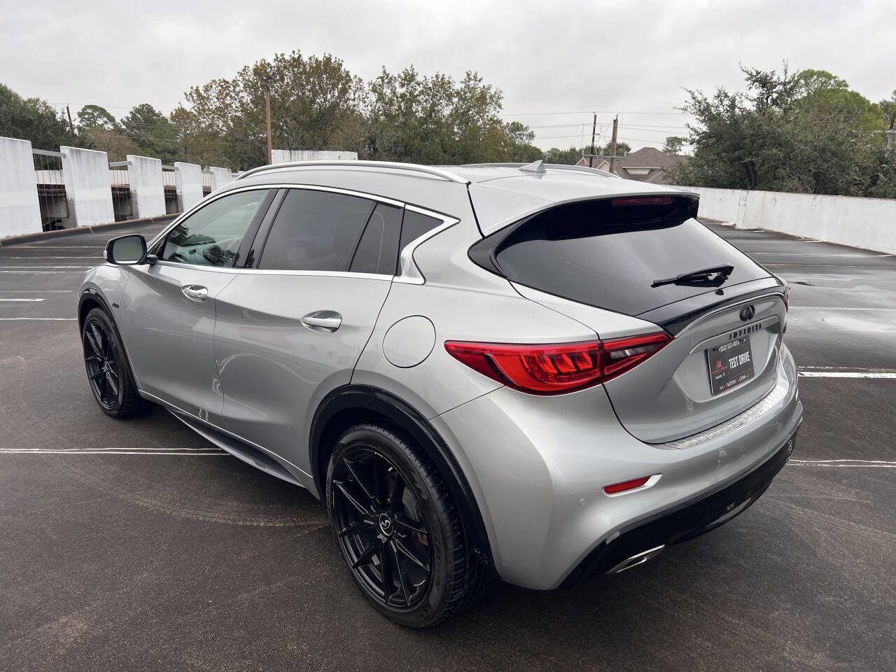 Used 2018 INFINITI QX30 Premium w/ Navigation Package image 6