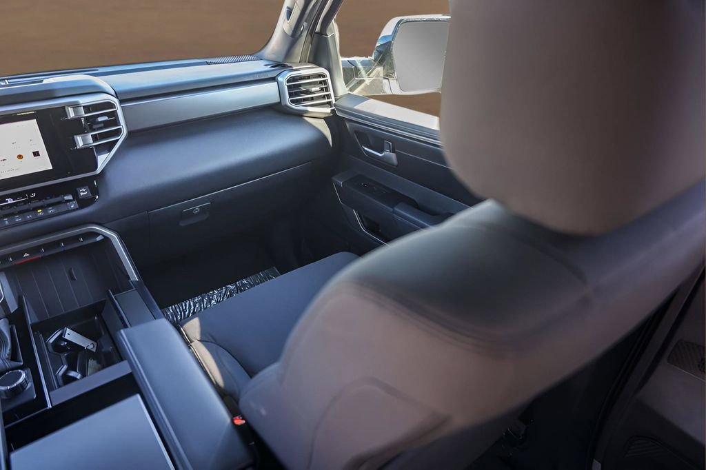 Used 2025 Toyota Sequoia SR5 image 30