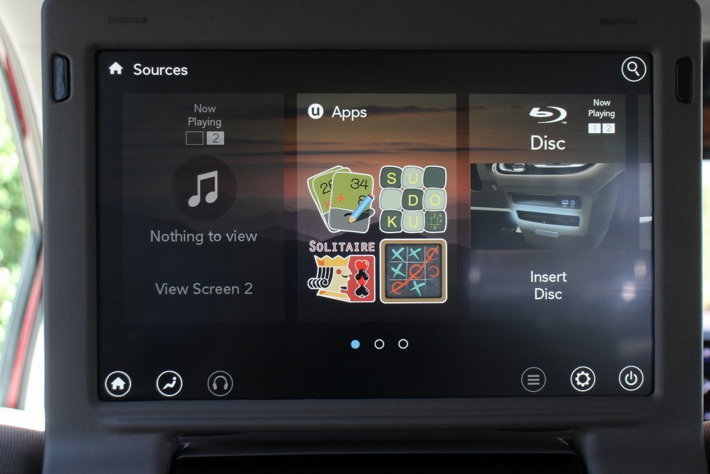 Used 2021 Chrysler Pacifica Touring w/ Uconnect Theater Family Group image 34