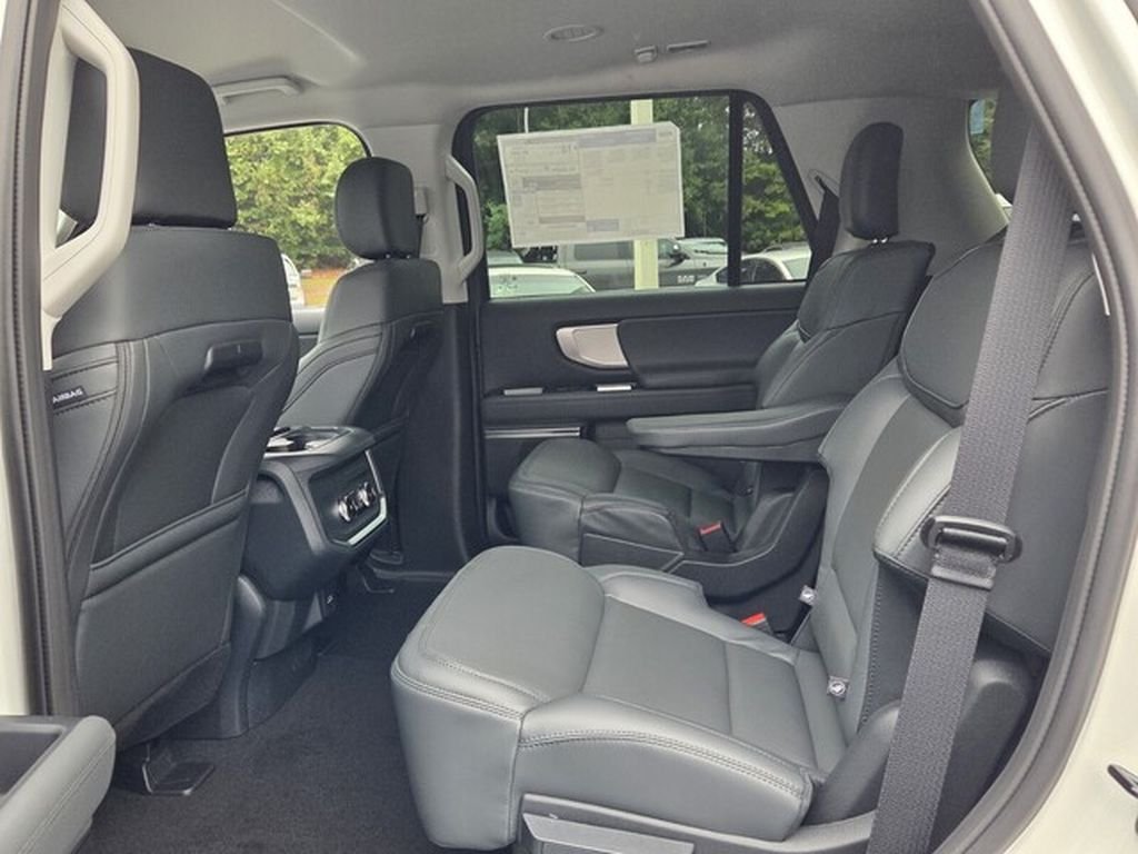 New 2027 Ford Expedition Active RWD image 7