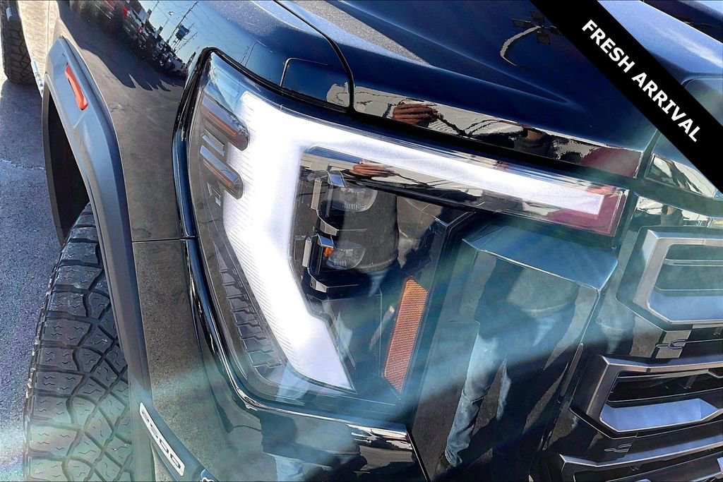 Used 2024 GMC Sierra 2500 AT4X image 32