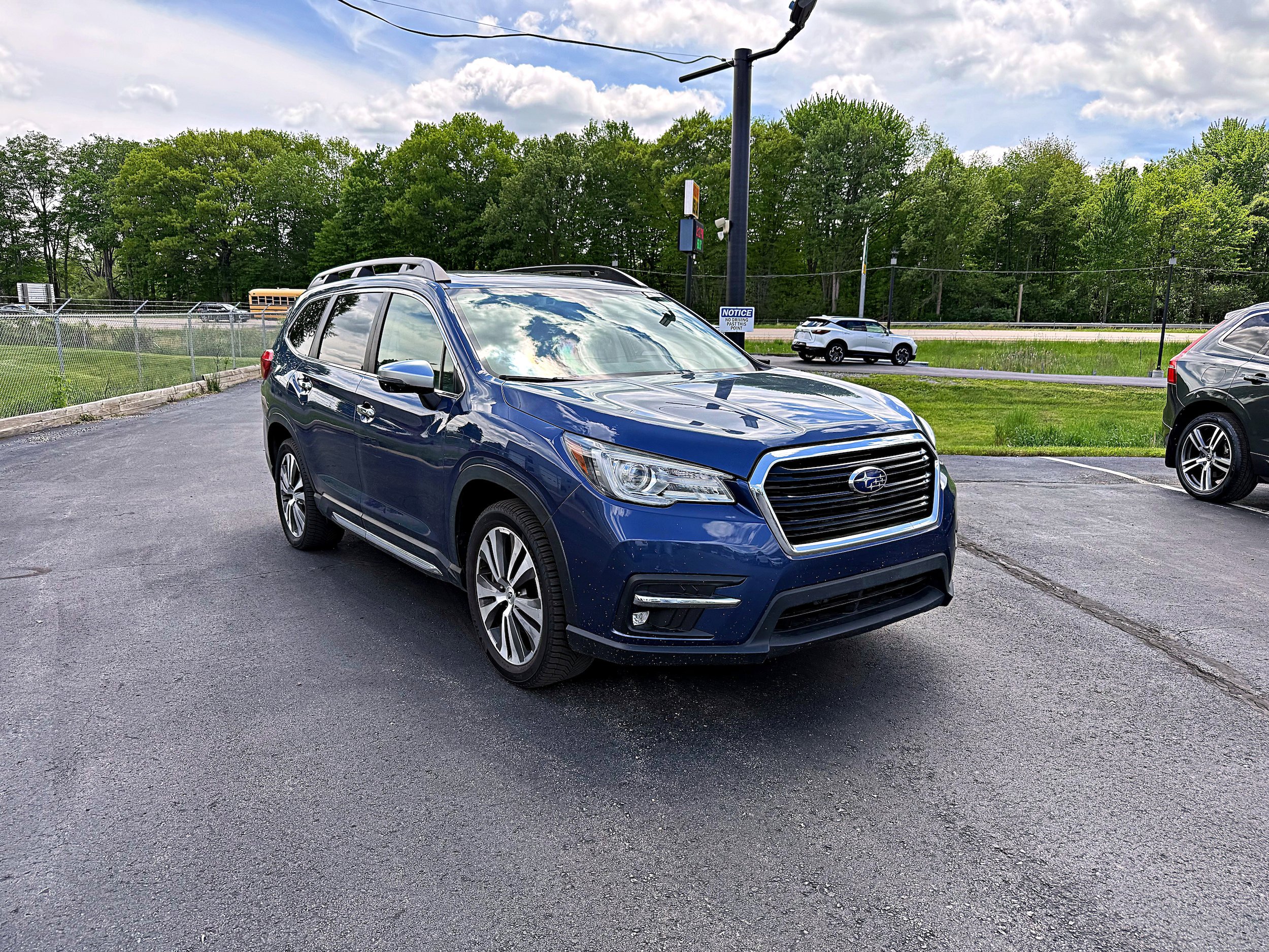 Used 2019 Subaru Ascent Touring AWD/4WD image 3