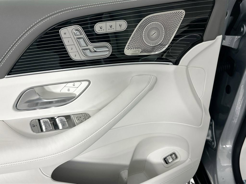 New 2026 Mercedes-Benz Maybach GLS 600 4MATIC image 18