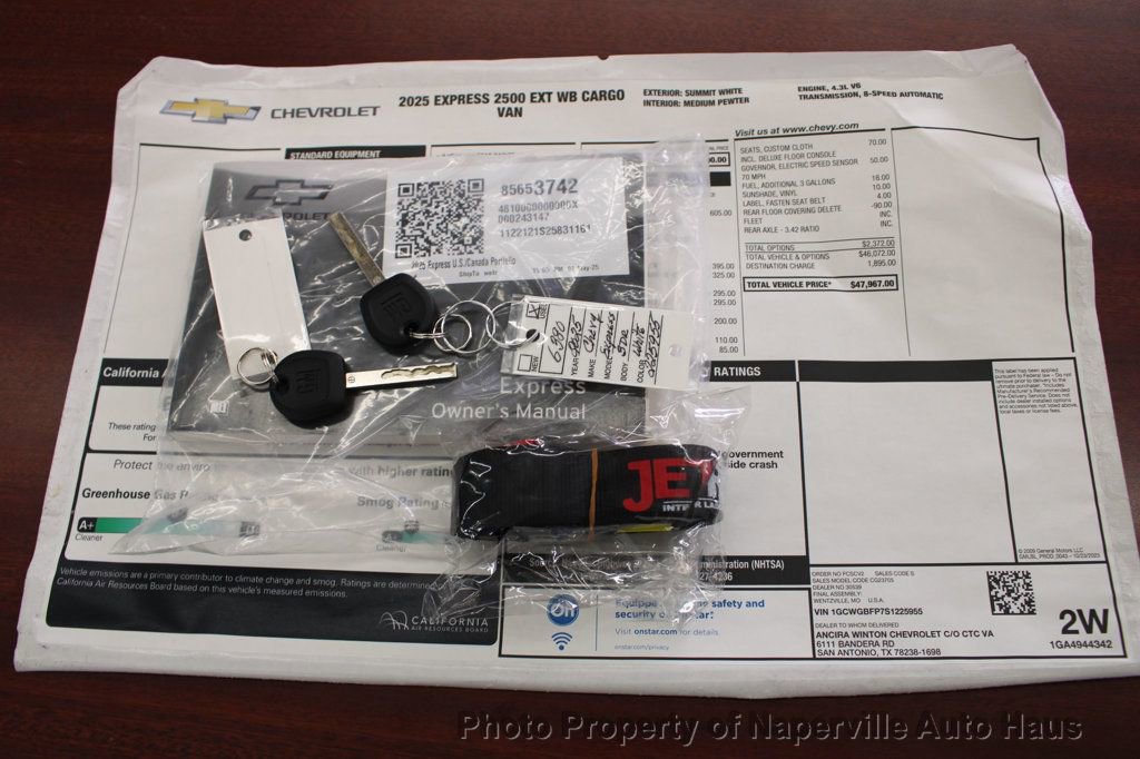 Used 2025 Chevrolet Express 2500 Extended w/ Communications Package image 54
