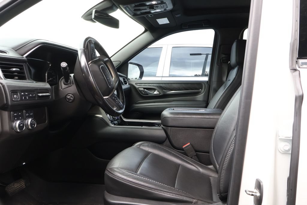 Used 2021 GMC Yukon XL Denali w/ LPO, Illumination Package AWD/4WD image 12