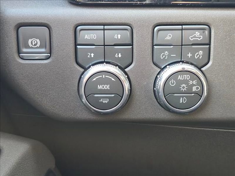 New 2026 GMC Sierra 2500 SLT w/ SLT Premium Package image 11