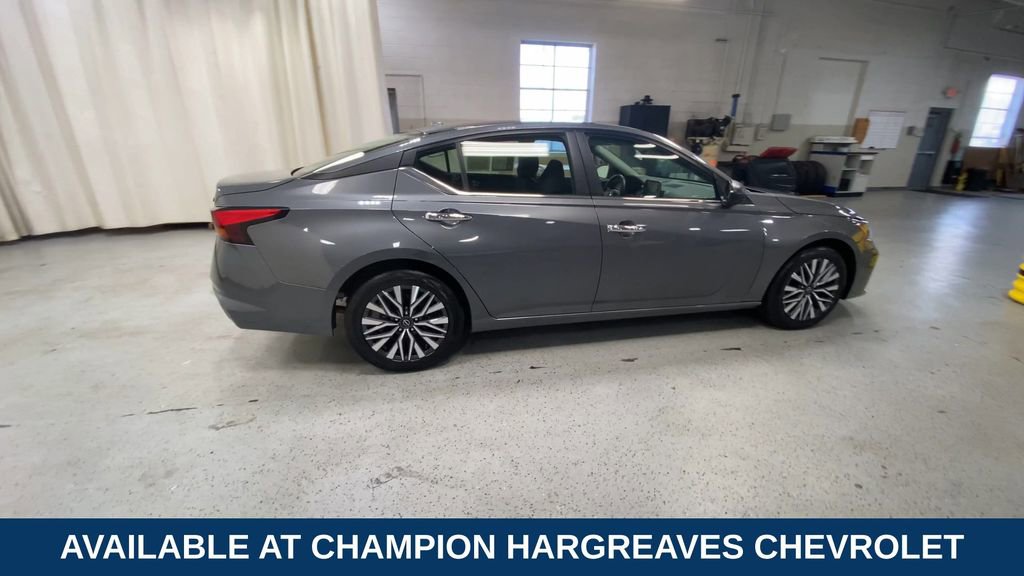 Used 2024 Nissan Altima 2.5 SV image 11
