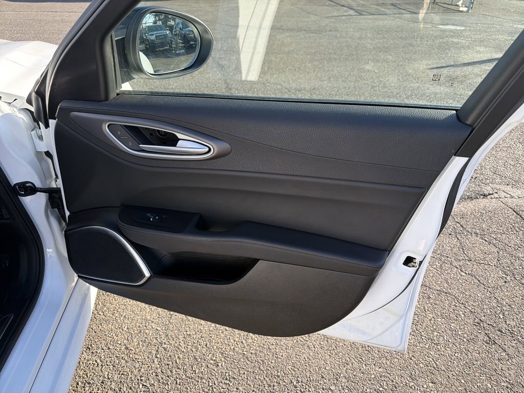 Used 2022 Alfa Romeo Giulia Veloce image 14