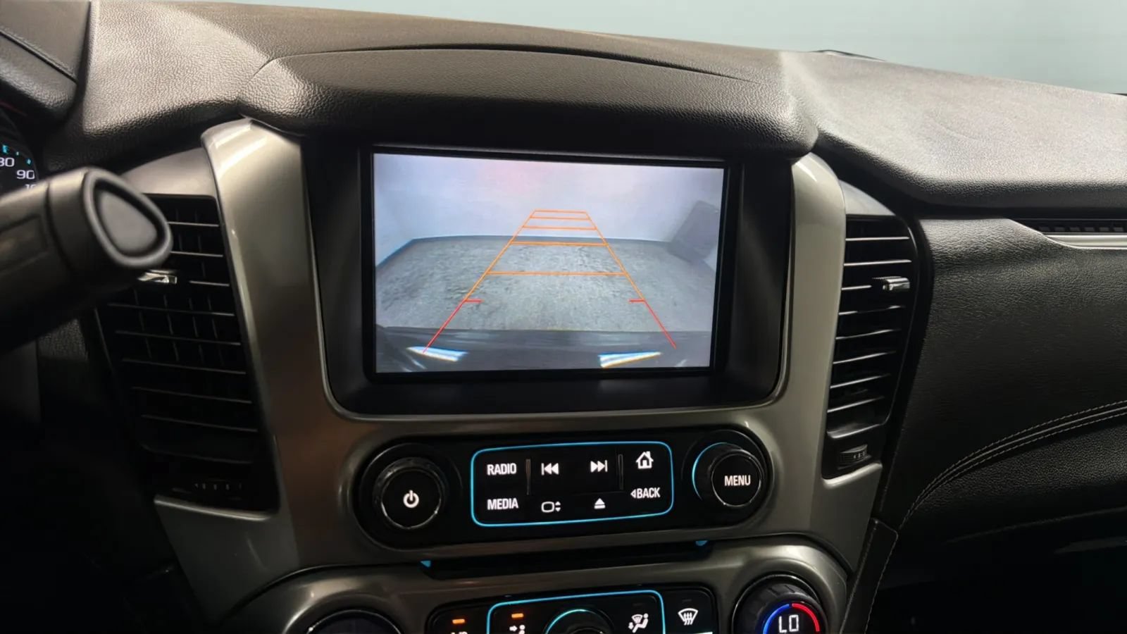 Used 2015 Chevrolet Suburban LT RWD image 15