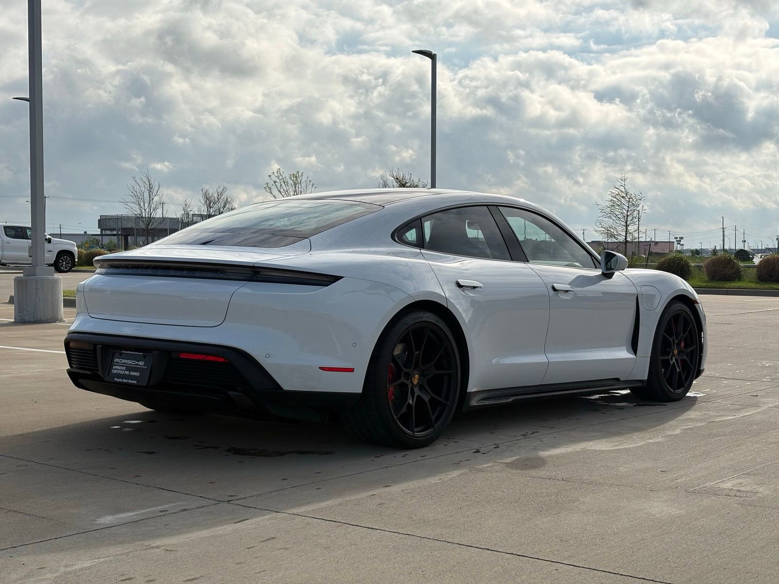 Used 2023 Porsche Taycan GTS image 7