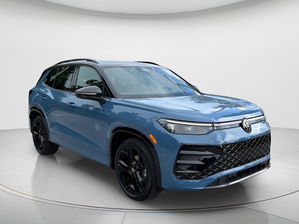 New 2026 Volkswagen Tiguan SE R-Line FWD image 3
