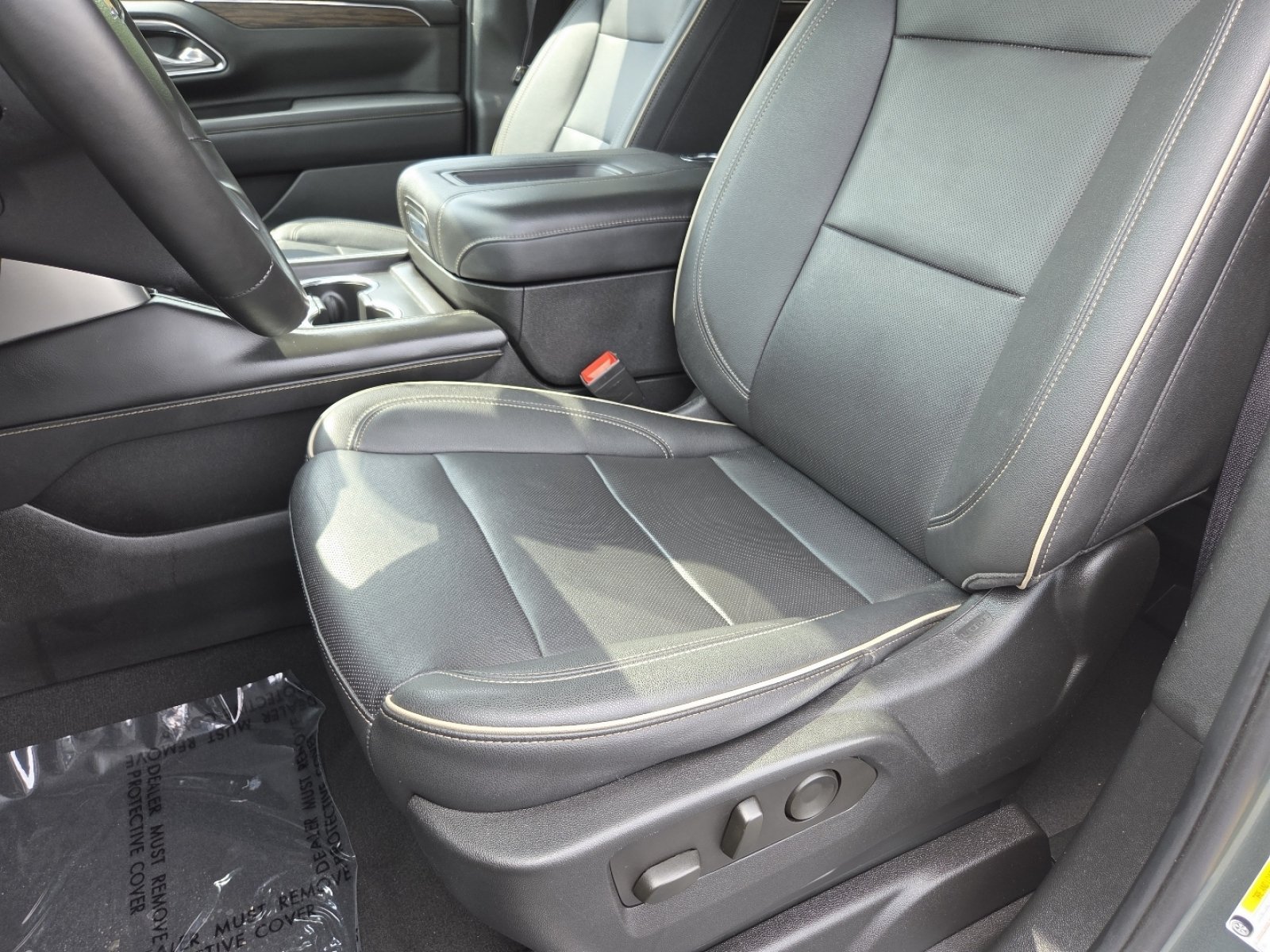 Used 2023 Chevrolet Suburban Premier AWD/4WD image 28