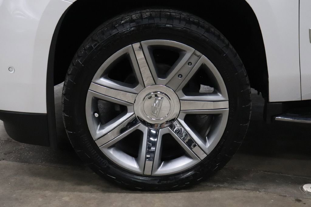 Used 2020 Cadillac Escalade ESV Premium Luxury image 32