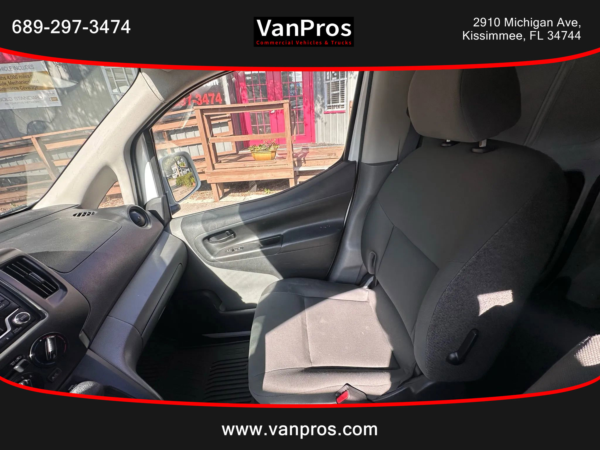 Used 2018 Nissan NV200 SV image 11