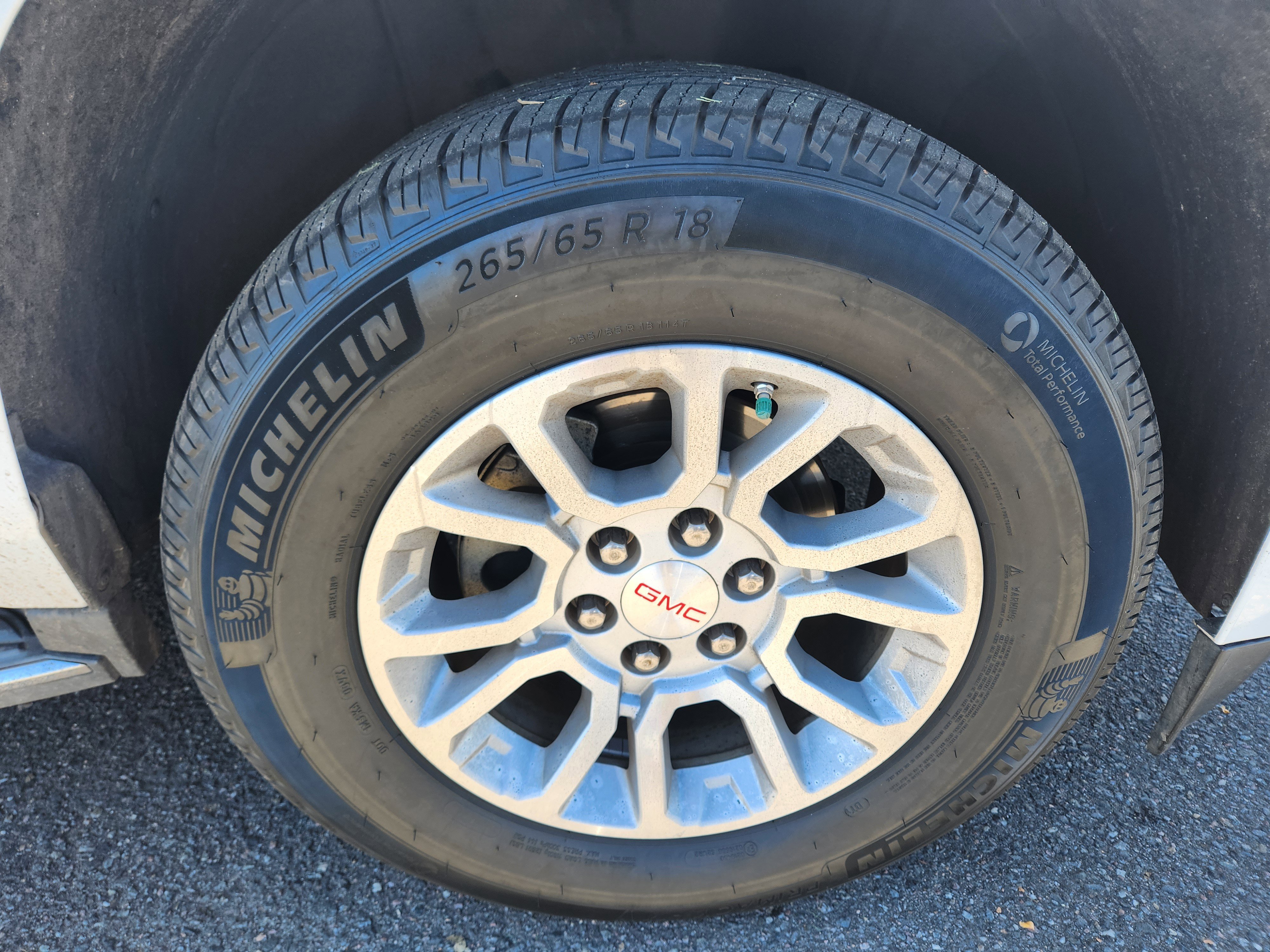 Used 2017 GMC Yukon SLT image 31