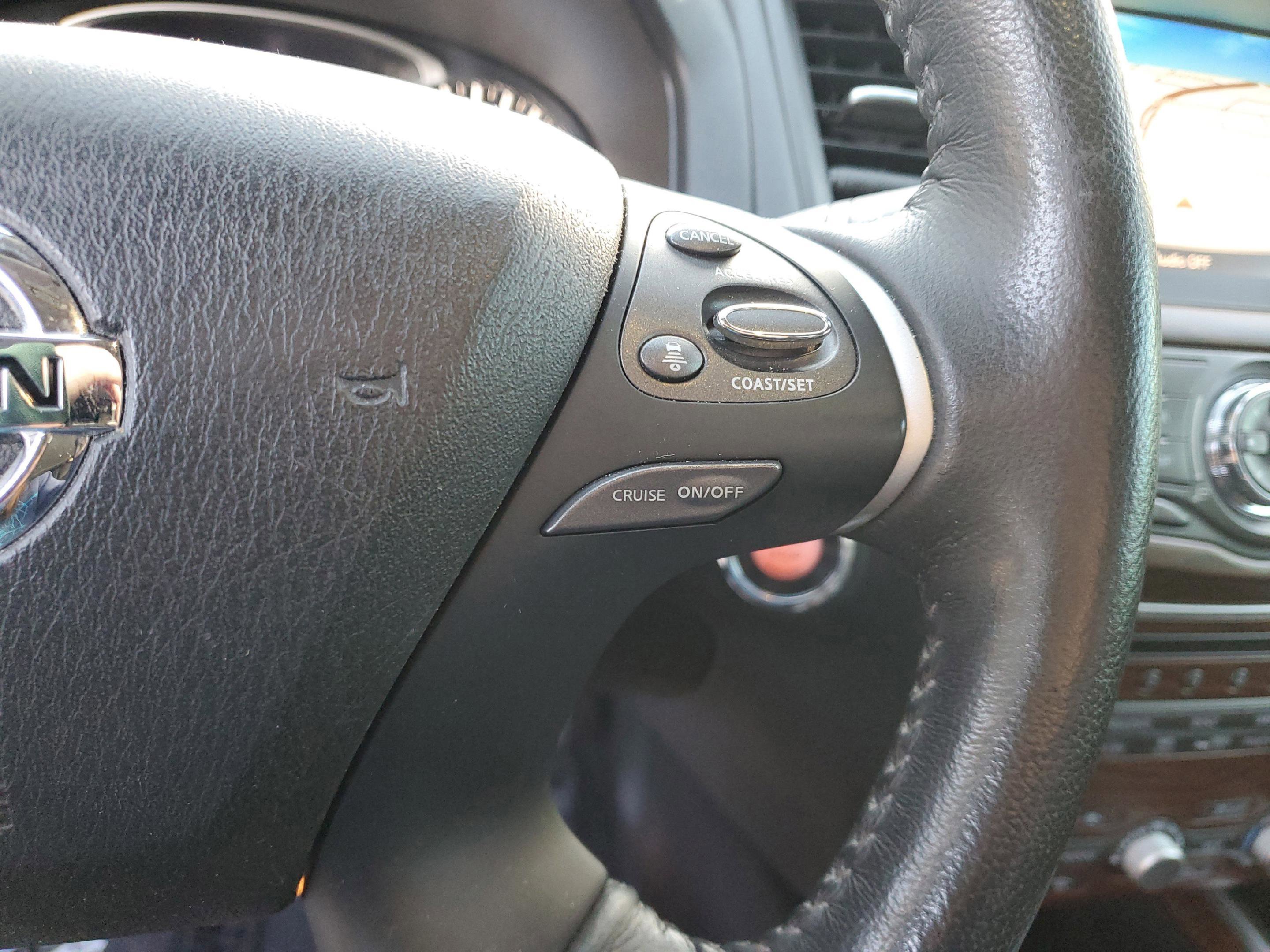 Used 2020 Nissan Pathfinder Platinum image 30