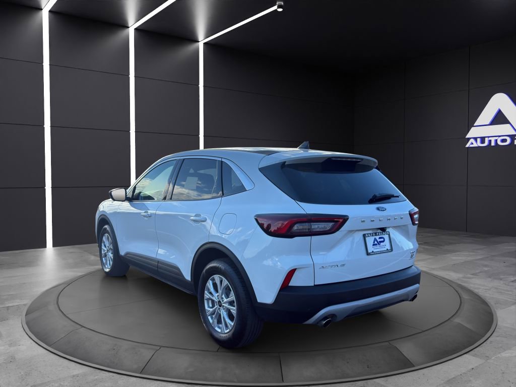Used 2024 Ford Escape Active image 4