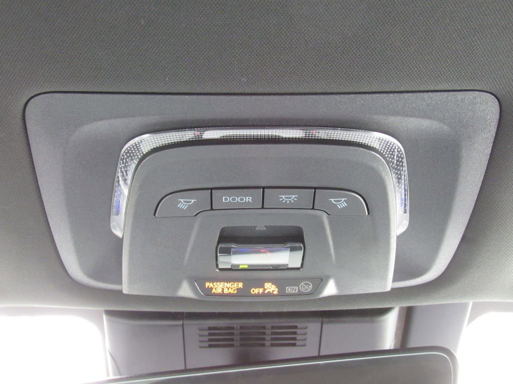 Used 2025 Subaru Solterra AWD/4WD image 29