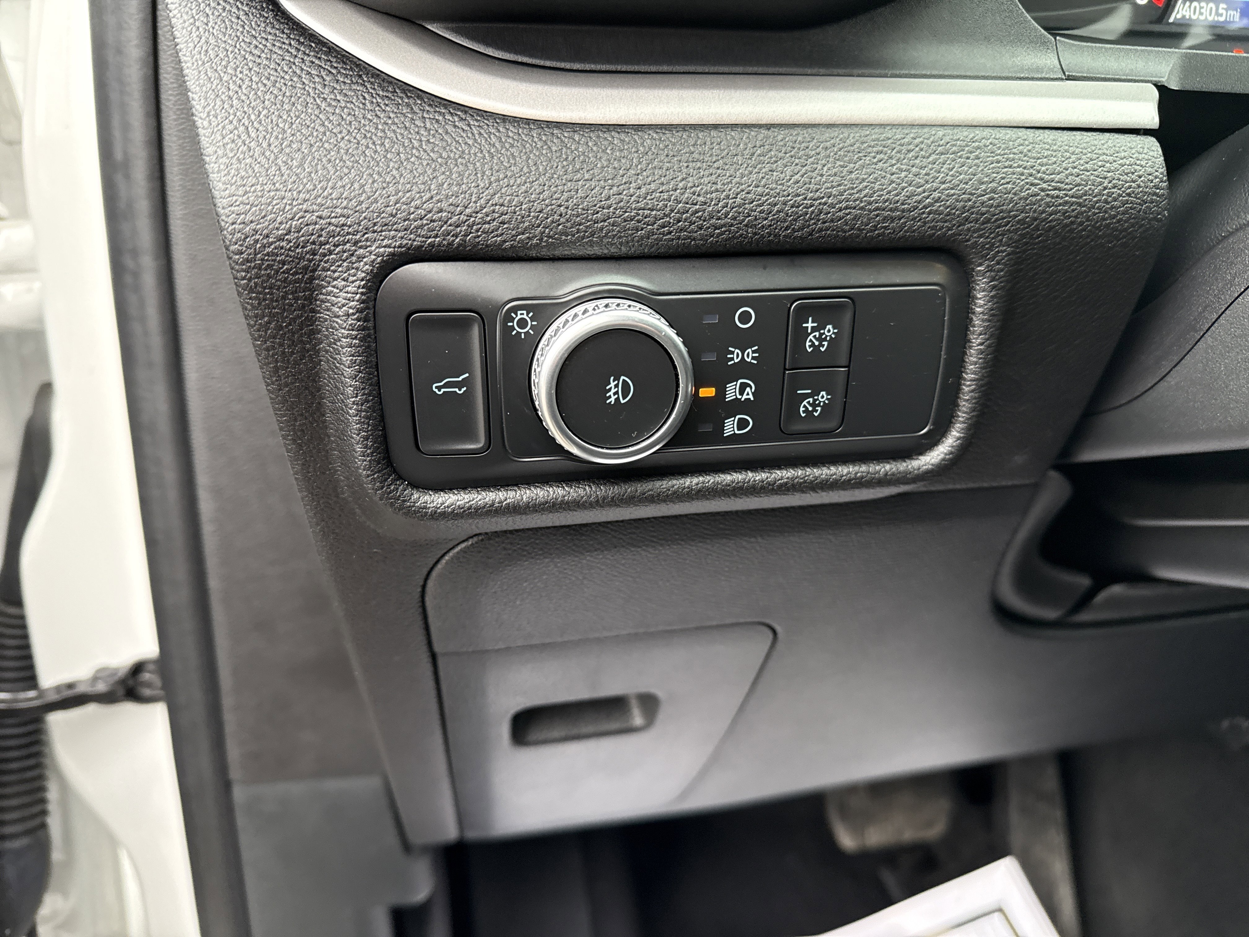 Used 2022 Ford Explorer XLT w/ Equipment Group 202A image 20