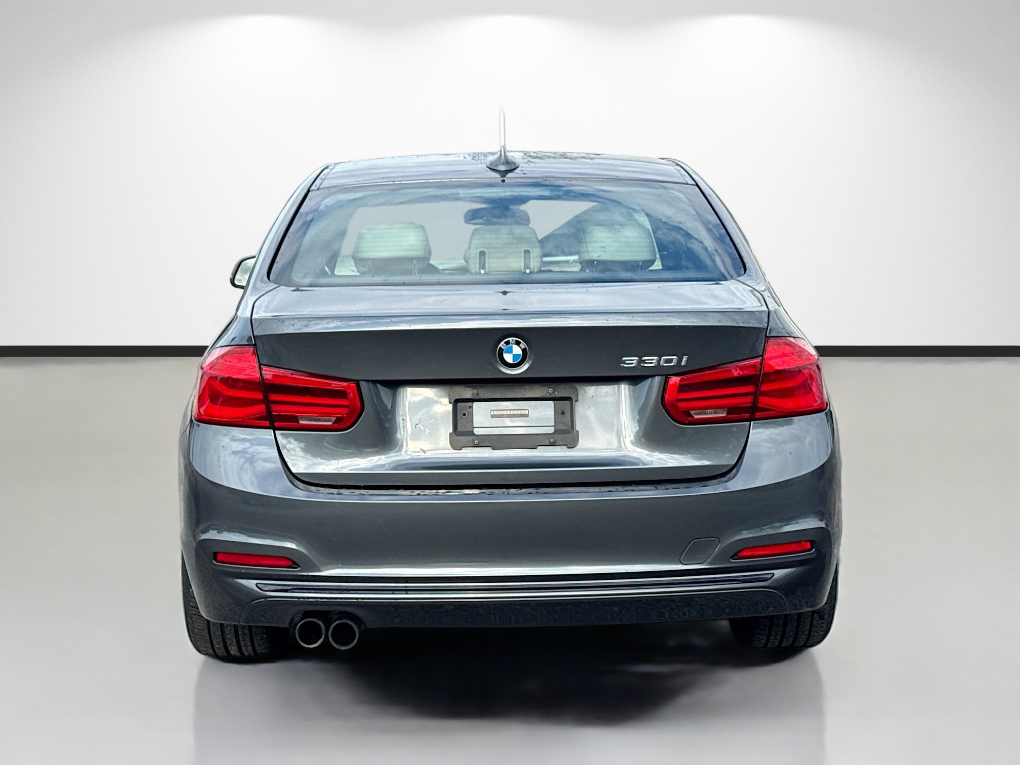 Used 2017 BMW 330i Sedan RWD image 4