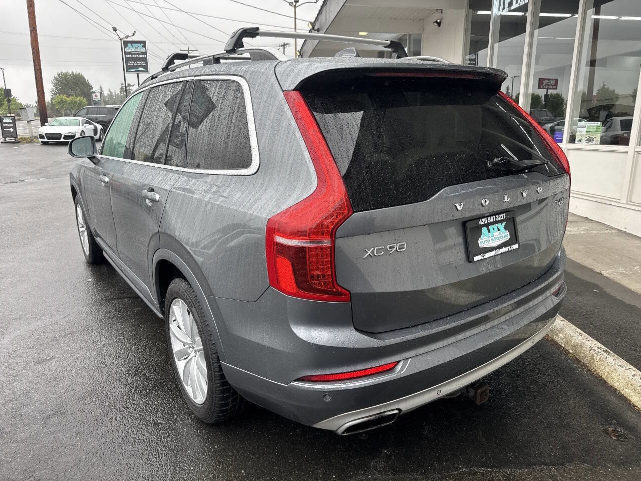 Used 2016 Volvo XC90 T6 Momentum w/ Momentum Plus Package AWD/4WD image 4