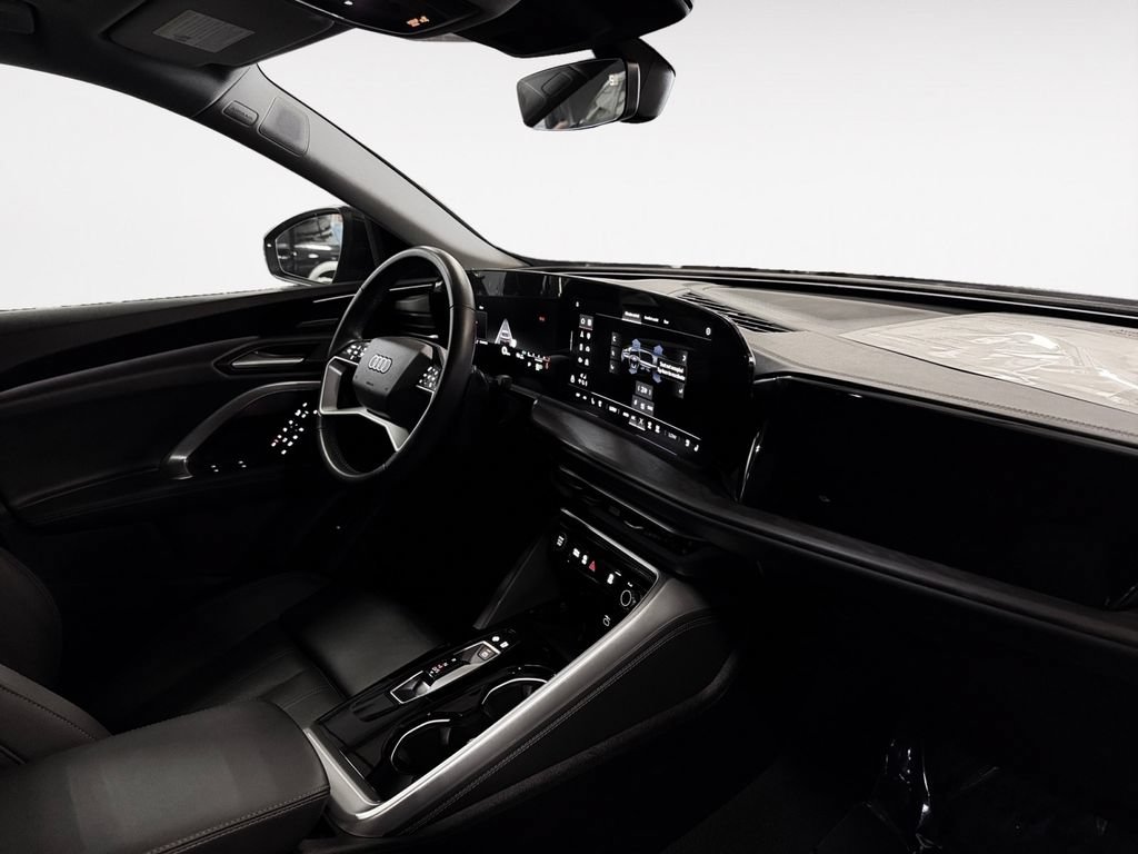 Certified 2025 Audi Q5 Premium w/ Premium Plus AWD/4WD image 9