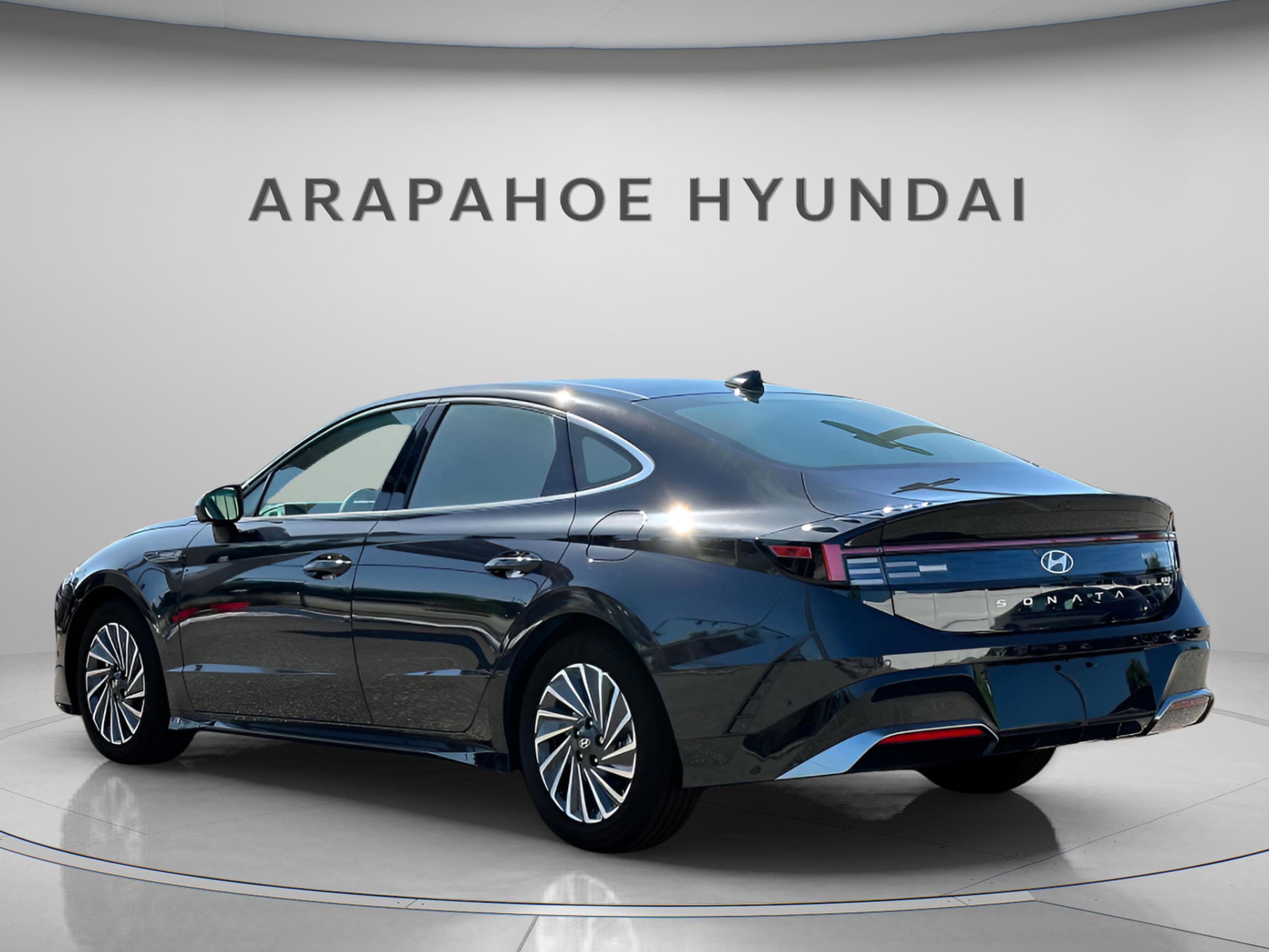 New 2025 Hyundai Sonata Limited image 4