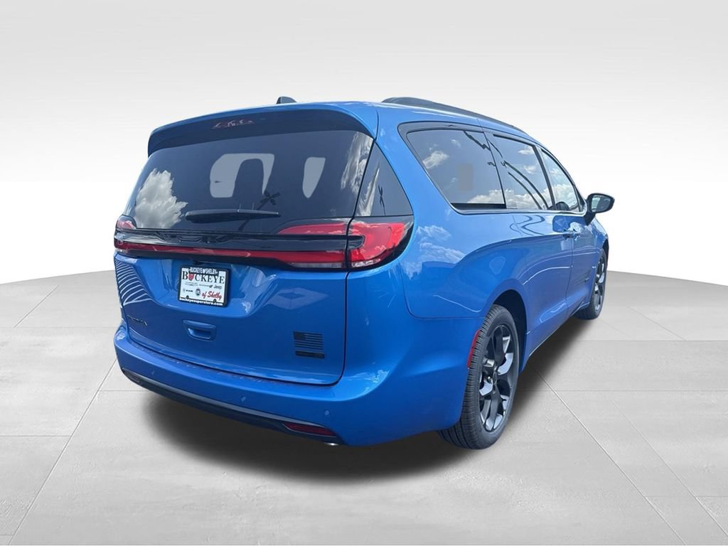 New 2027 Chrysler Pacifica Select FWD image 3