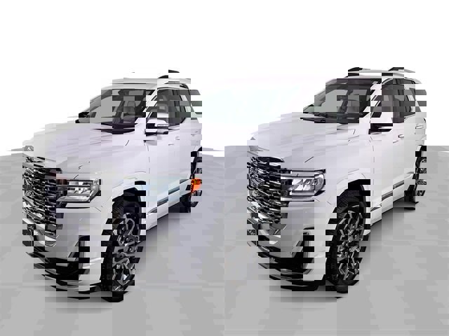 Used 2023 GMC Acadia Denali image 4