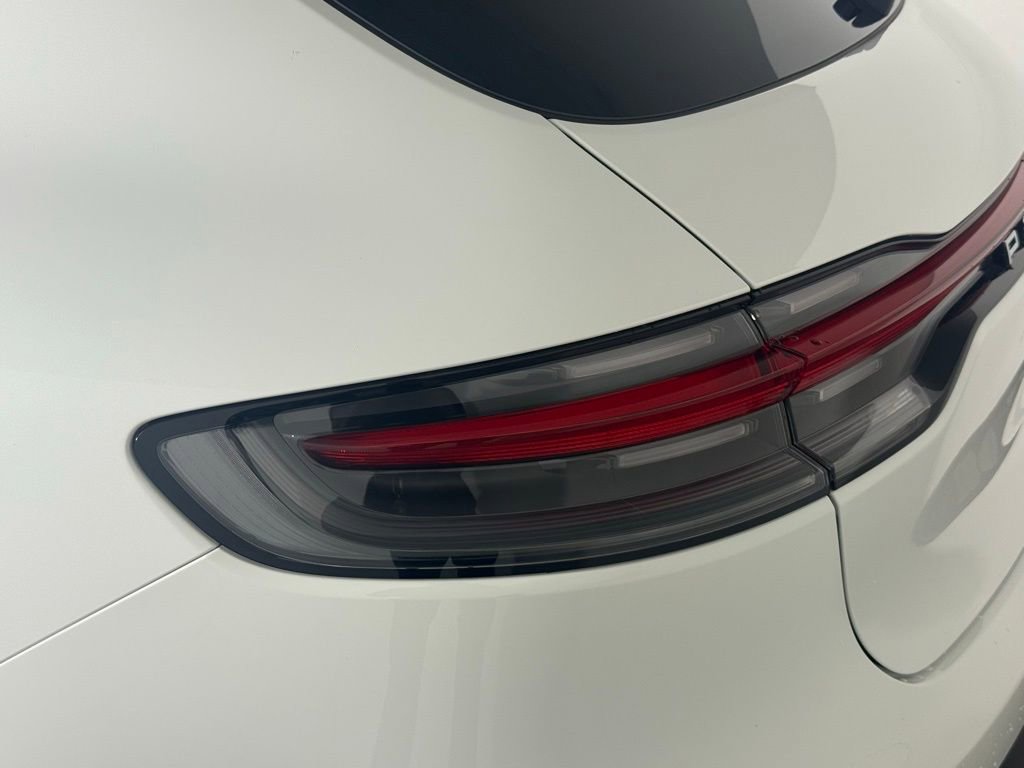 New 2026 Porsche Macan image 16