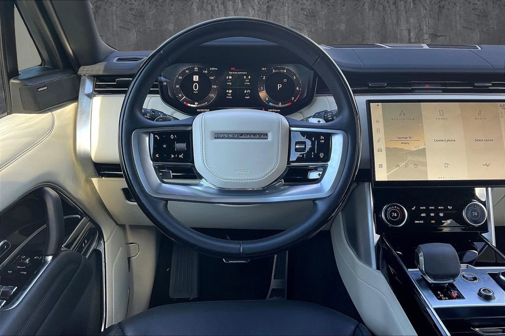 Used 2023 Land Rover Range Rover SE image 8