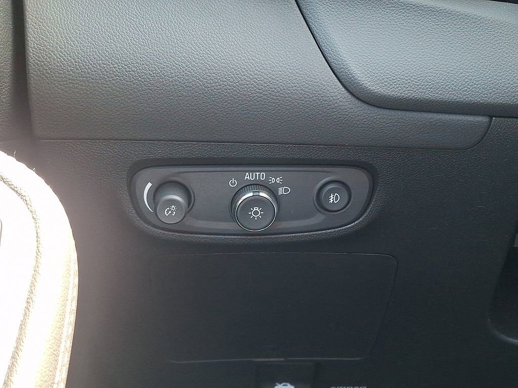 Used 2023 Buick Encore GX Select w/ Sport Touring Package AWD/4WD image 27