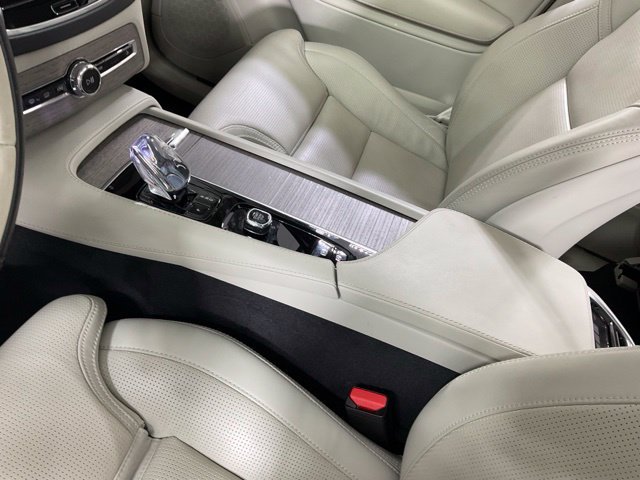Certified 2024 Volvo XC90 T8 Ultimate AWD/4WD image 17