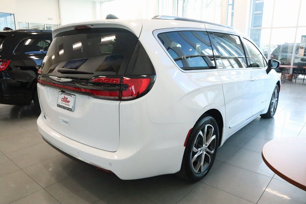 New 2026 Chrysler Pacifica Pinnacle FWD image 24
