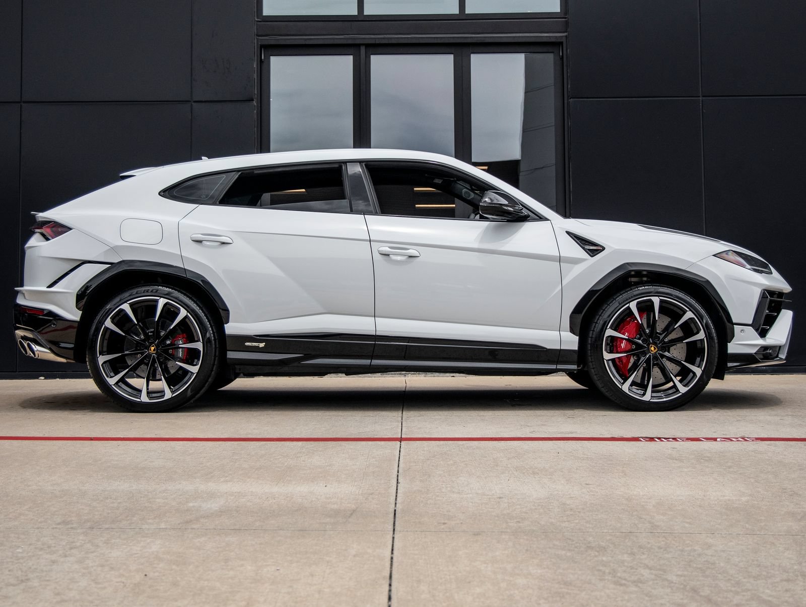 Used 2024 Lamborghini Urus S AWD/4WD image 10
