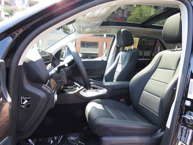Used 2026 Mercedes-Benz GLE 450 4MATIC w/ Winter Package image 21