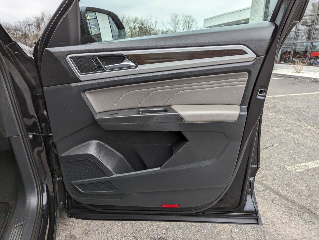 Used 2023 Volkswagen Atlas SE w/ Panoramic Sunroof Package image 31