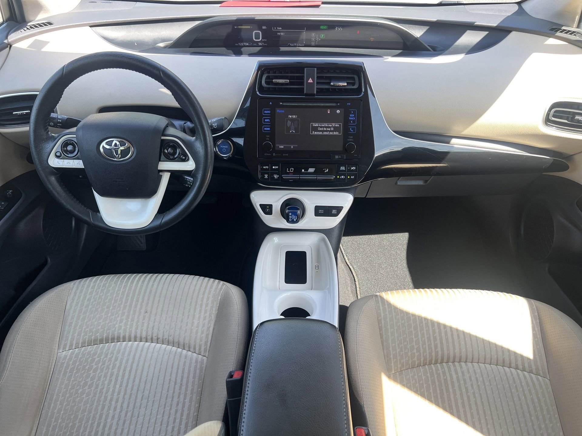 Used 2016 Toyota Prius Four image 2