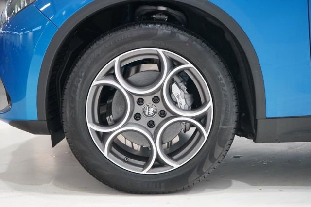 New 2025 Alfa Romeo Stelvio Sprint image 10