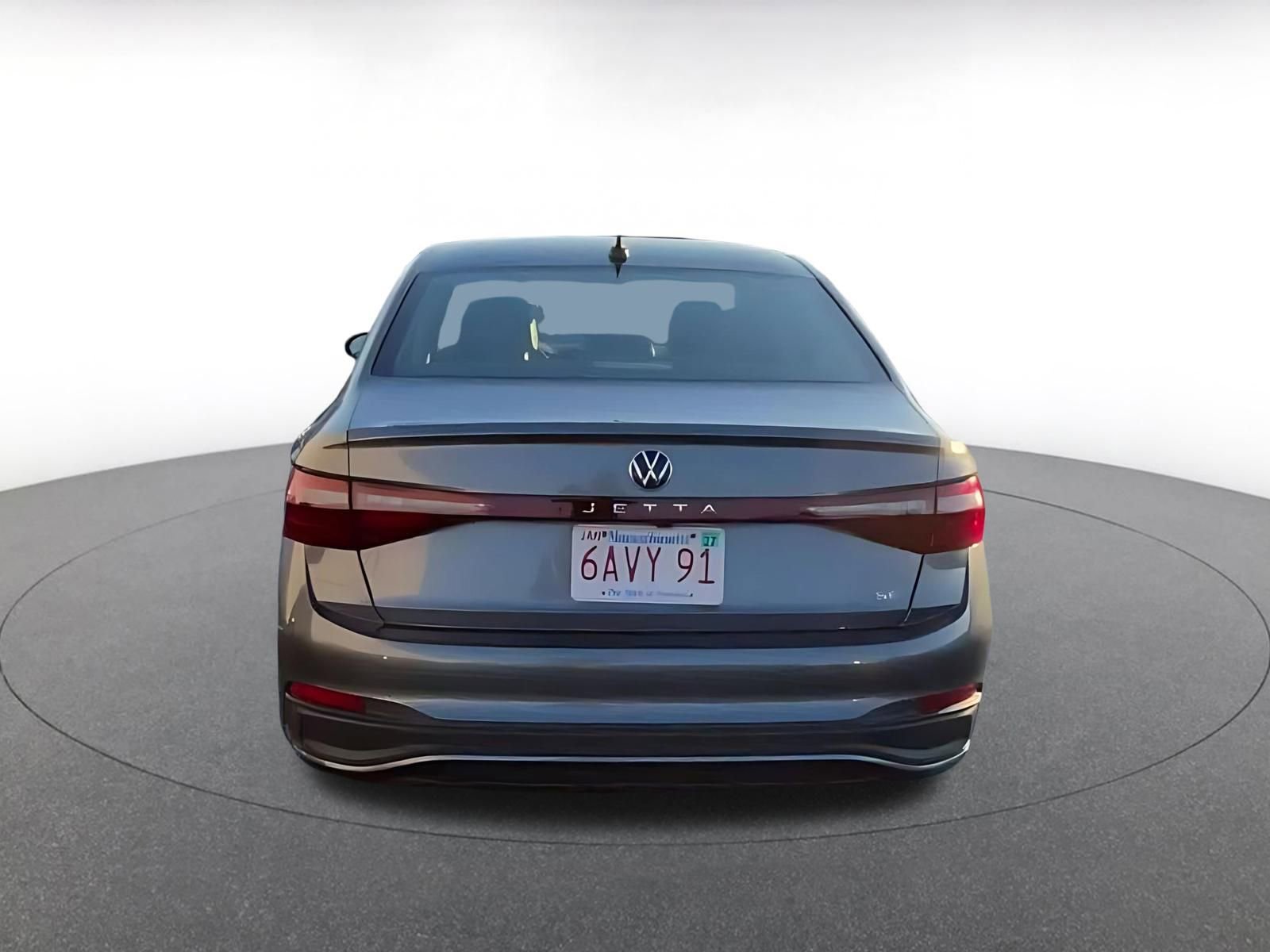 Used 2025 Volkswagen Jetta SE image 4