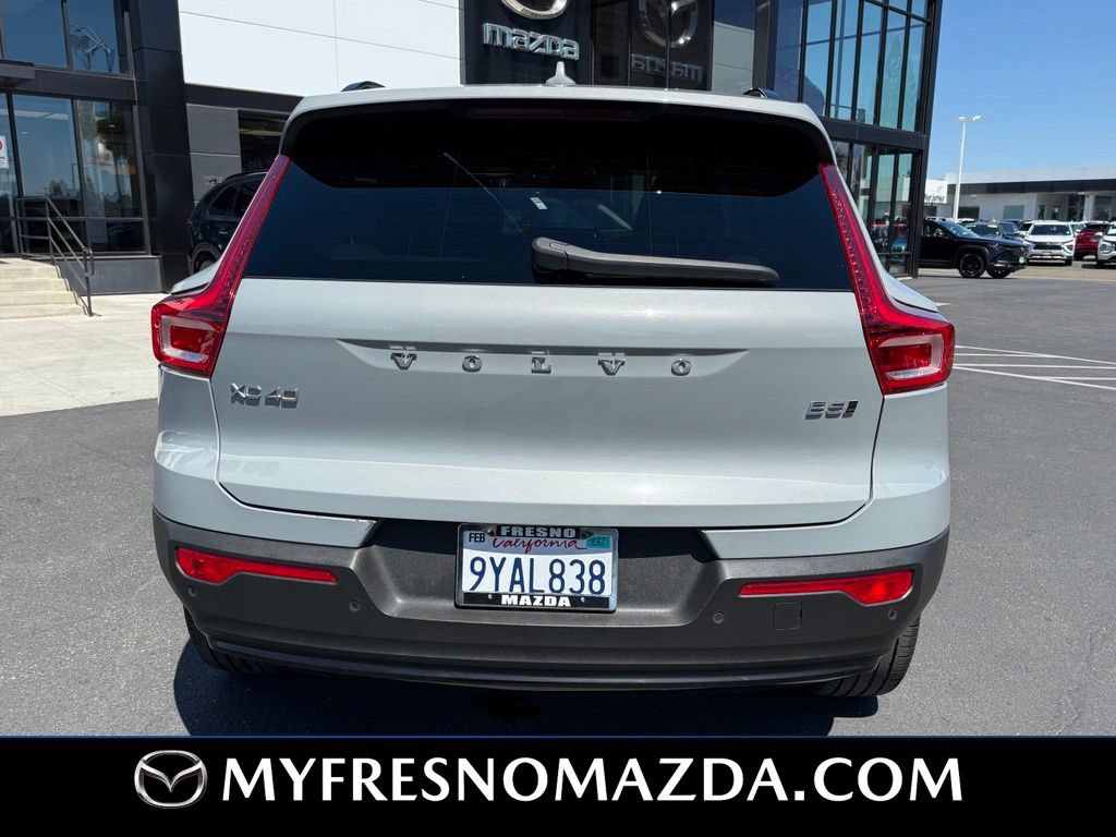 Used 2024 Volvo XC40 B5 Core AWD/4WD image 7