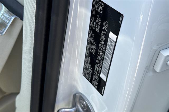 Certified 2024 Volvo XC90 B5 Plus w/ Protection Package Premier image 31