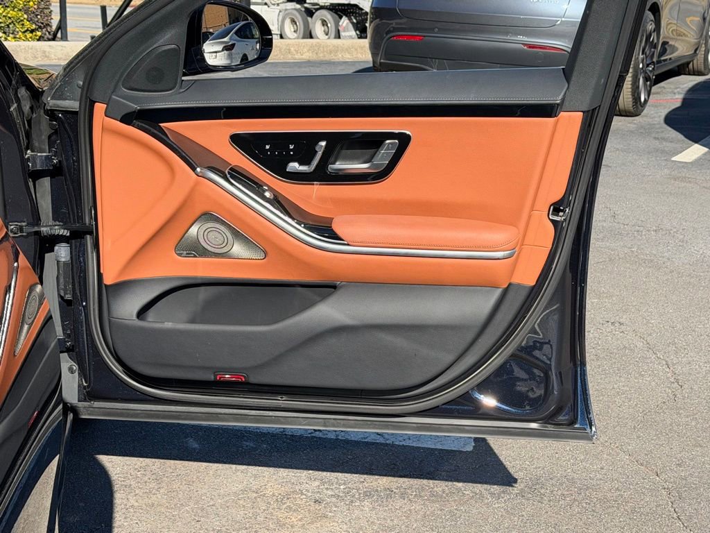 Used 2023 Mercedes-Benz S 500 4MATIC w/ Warmth & Comfort Package image 34