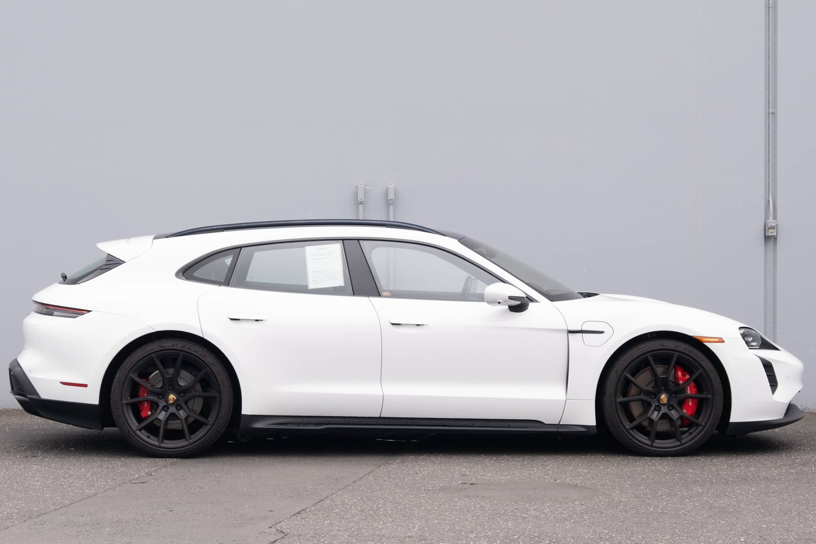 Used 2024 Porsche Taycan GTS AWD/4WD image 33
