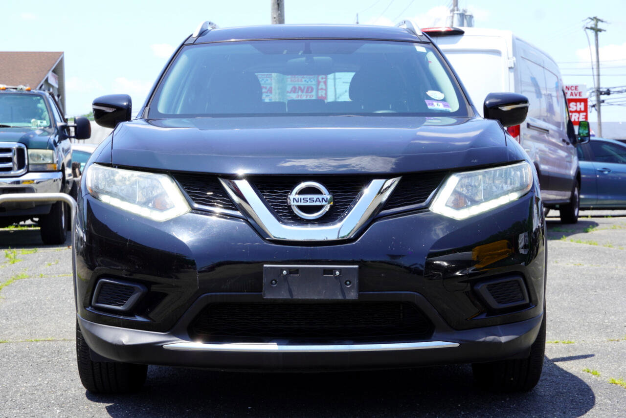 Used 2015 Nissan Rogue SV image 2