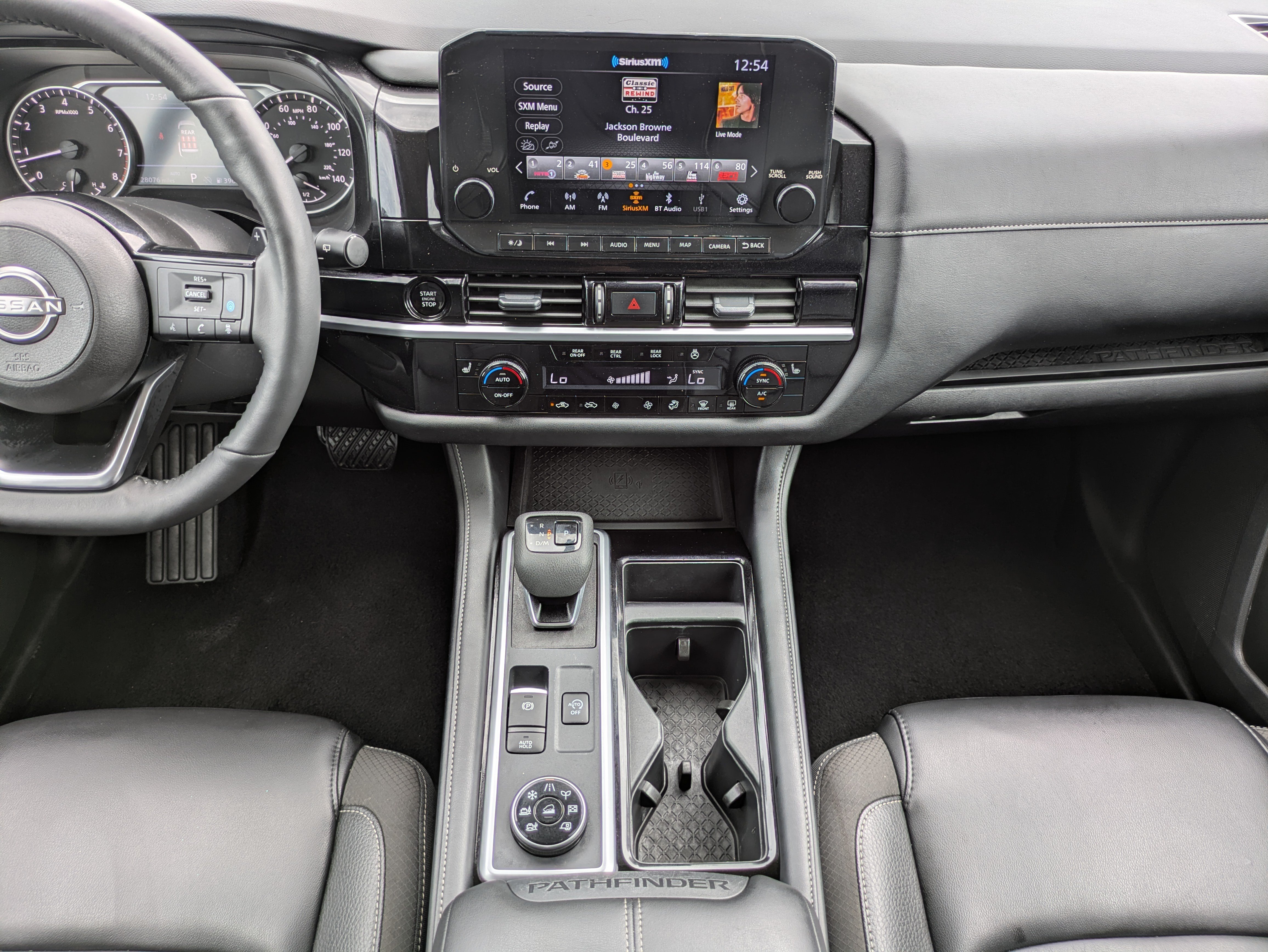 Used 2025 Nissan Pathfinder SL AWD/4WD image 34