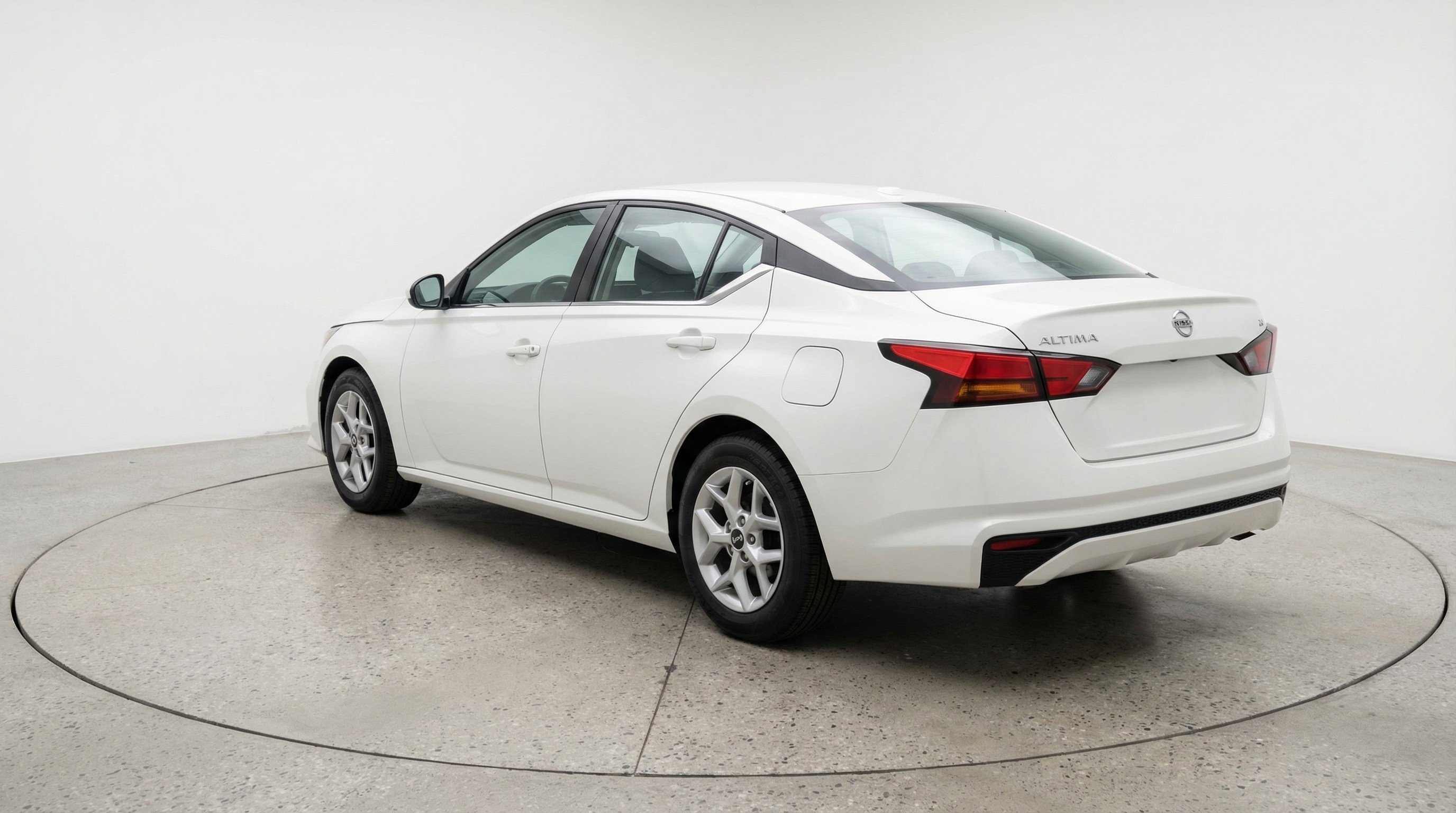 Used 2025 Nissan Altima 2.5 SV image 6
