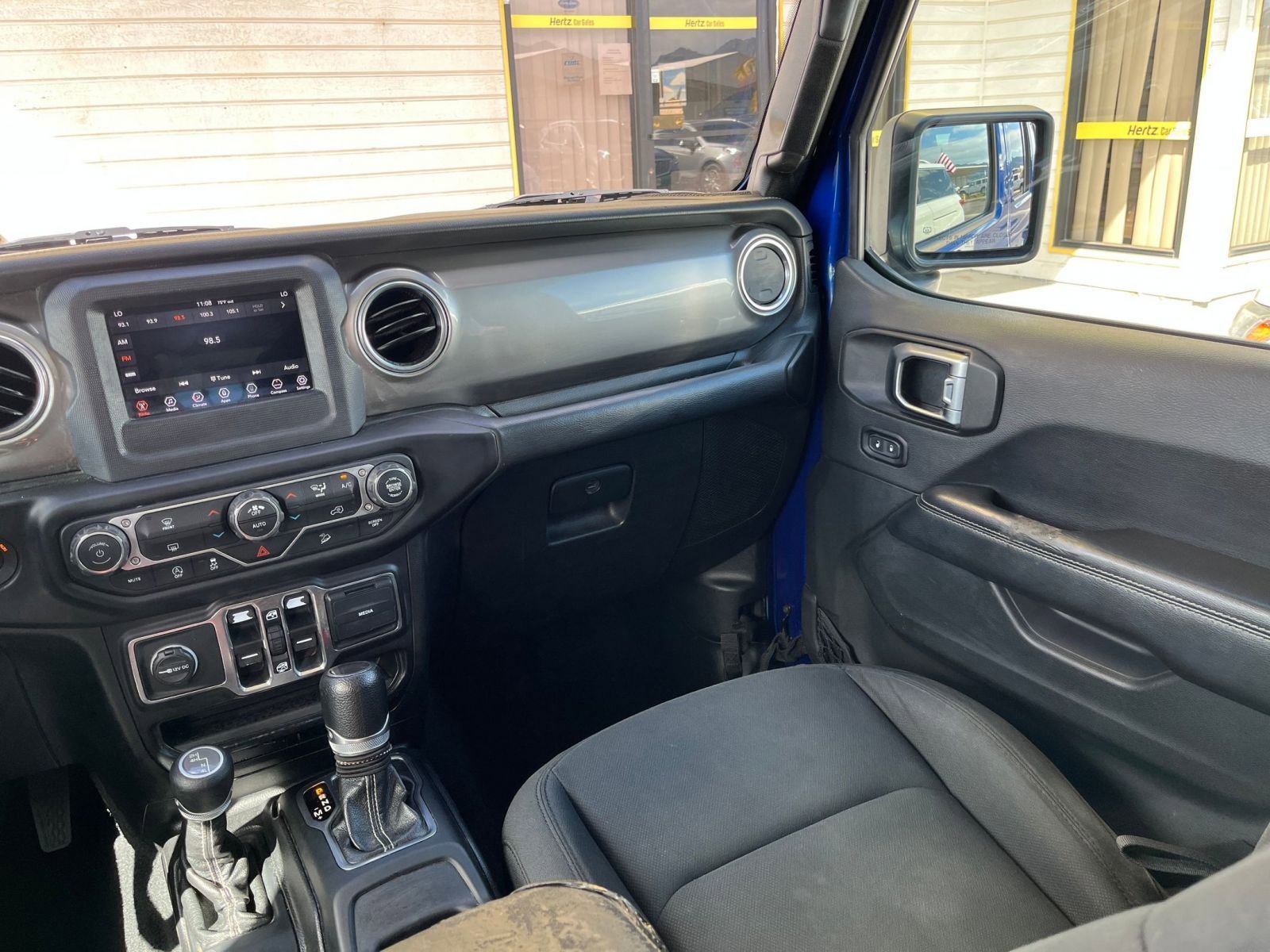 Used 2020 Jeep Wrangler Unlimited Sahara image 34