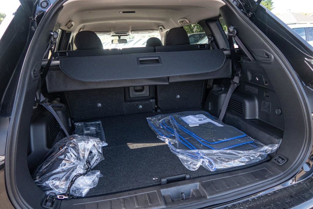 New 2024 Mitsubishi Outlander ES image 12