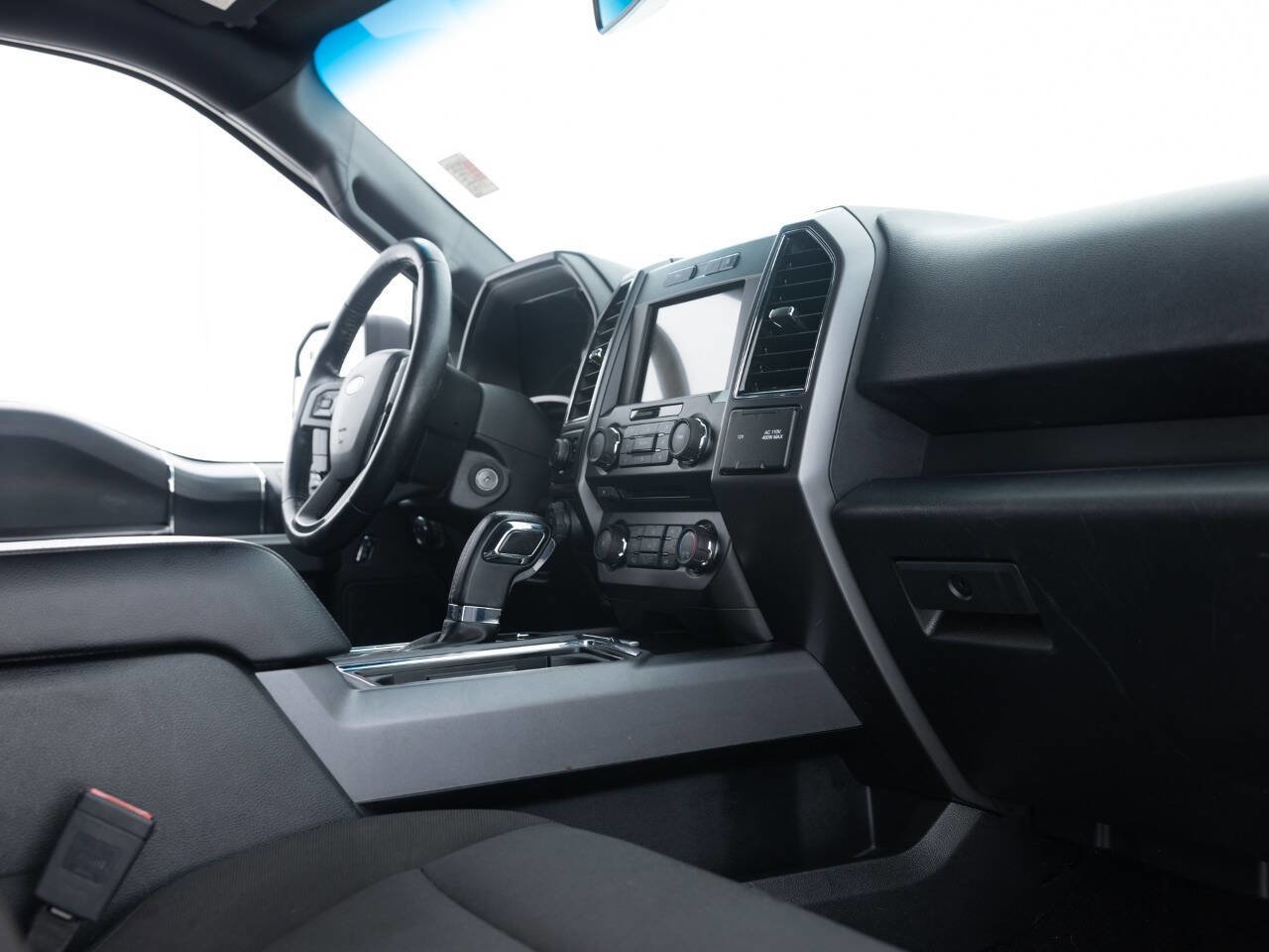 Used 2018 Ford F150 XLT w/ Equipment Group 302A Luxury image 34